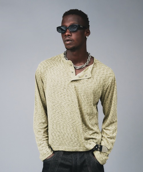 ANDER HUNK（アンダーハンク）の「Metal Henryneck Sier Top /メタルヘンリーネックシアートップ（Tシャツ/カットソー・メンズ・ブラック/カーキ・LARGE/MEDIUM）」の2枚目の写真