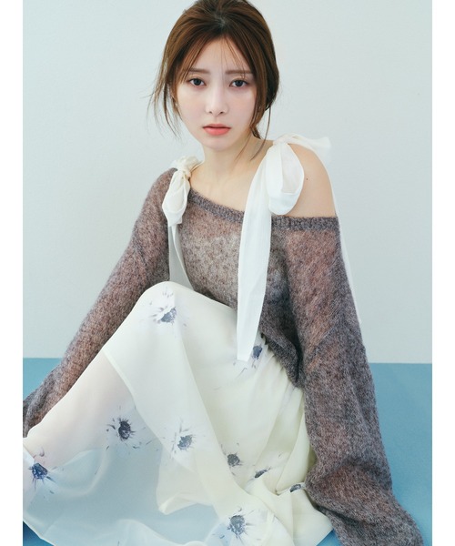 SNIDEL（スナイデル）の「フラワープリントショルダーリボンワンピース（ワンピース・レディース・イエロー/ピンクベージュ/ネイビー・0/1）」の6枚目の写真