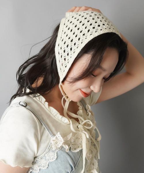 SPINNS（スピンズ）の「ニットバブーシュカ/メッシュ編み（その他ヘアアクセサリー・レディース・アイボリー・ONESIZE）」の4枚目の写真