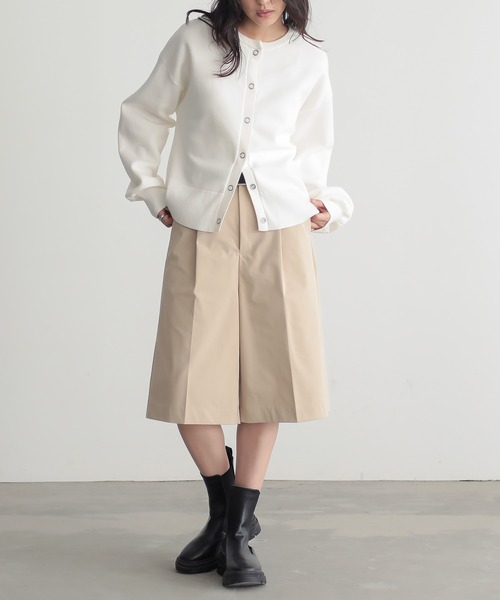for/c(フォーシー)の「はっ水ストレッチチノ大人ショートパンツ【サスティナブル】(チノパンツ・レディース・ブラック/ベージュ/ネイビー・L/M)」の13枚目の写真