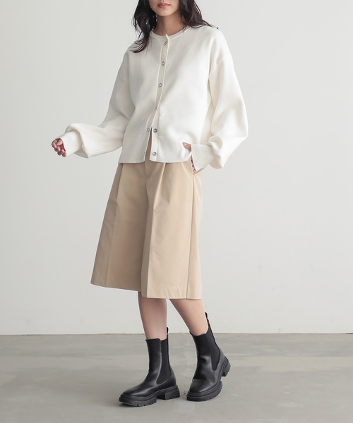 for/c(フォーシー)の「はっ水ストレッチチノ大人ショートパンツ【サスティナブル】(チノパンツ・レディース・ブラック/ベージュ/ネイビー・L/M)」の15枚目の写真