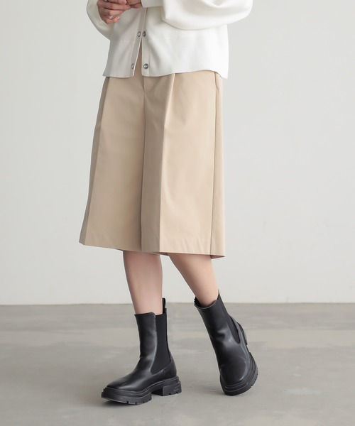 for/c(フォーシー)の「はっ水ストレッチチノ大人ショートパンツ【サスティナブル】(チノパンツ・レディース・ブラック/ベージュ/ネイビー・L/M)」の11枚目の写真