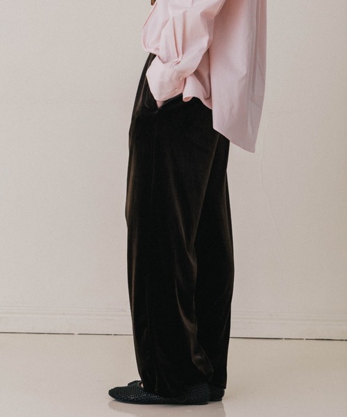 CREDONA(クレドナ)の「HILTON VELOUR PANTS/ヒルトンベロアパンツ(その他パンツ・レディース・ネイビー/ベージュ/ブラウン・0/1)」の10枚目の写真