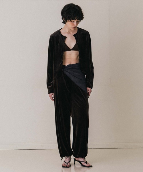 CREDONA(クレドナ)の「HILTON VELOUR PANTS/ヒルトンベロアパンツ(その他パンツ・レディース・ネイビー/ベージュ/ブラウン・0/1)」の6枚目の写真