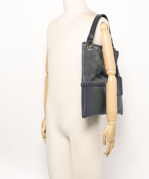 CHRISTIAN VILLA（クリスチャンヴィラ）の「【CHRISTIAN VILLA】コンビネーションレザートートバッグ(Q56379)（トートバッグ・レディース・グレー系その他・ALL）」の5枚目の写真