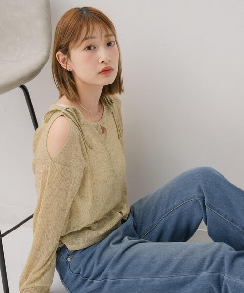 RETRO GIRL（レトロガール）の「【前後2way】肩スリットメランジカーデ（ニット/セーター・レディース・グリーン/ブラック/ライトグレー・FREE）」の4枚目の写真