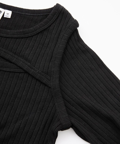 X-girl(エックスガール)の「FRONT SLIT RIB L/S TOP(Tシャツ/カットソー・レディース・オフホワイト/ブラック・ONE SIZE)」の7枚目の写真