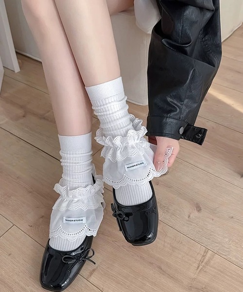 shopnikoniko（ショップニコニコ）の「ロゴワッペン付き シュシュ フリルシューズカバー（シューズ小物/雑貨・レディース・ホワイト/グレー/ブラック・フリー）」の8枚目の写真