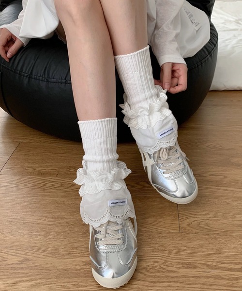 shopnikoniko（ショップニコニコ）の「ロゴワッペン付き シュシュ フリルシューズカバー（シューズ小物/雑貨・レディース・ホワイト/グレー/ブラック・フリー）」の9枚目の写真