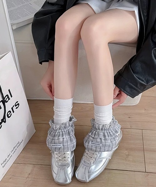 shopnikoniko（ショップニコニコ）の「ロゴワッペン付き シュシュ フリルシューズカバー（シューズ小物/雑貨・レディース・ホワイト/グレー/ブラック・フリー）」の19枚目の写真