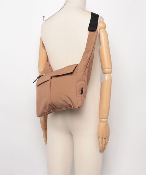 STANDARD SUPPLY（スタンダードサプライ）の「STANDARD SUPPLY/スタンダードサプライ　アロングショルダー　ALONG SHOULDER 【SIMPLICITY】（ショルダーバッグ・レディース・ブラック/チャコールグレー/モカ・FREE）」の14枚目の写真