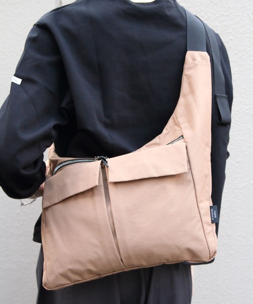 STANDARD SUPPLY（スタンダードサプライ）の「STANDARD SUPPLY/スタンダードサプライ　アロングショルダー　ALONG SHOULDER 【SIMPLICITY】（ショルダーバッグ・レディース・ブラック/チャコールグレー/モカ・FREE）」の12枚目の写真