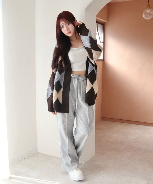 CECIL McBEE(セシルマクビー)の「ダンボールセンターシームフレアイージーパンツ(スウェットパンツ・レディース・グレー・LARGE/MEDIUM)」の1枚目の写真
