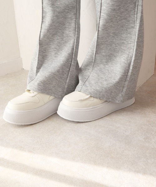 CECIL McBEE(セシルマクビー)の「ダンボールセンターシームフレアイージーパンツ(スウェットパンツ・レディース・グレー・LARGE/MEDIUM)」の7枚目の写真