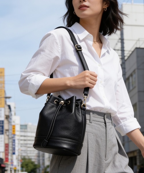 DEVICE(デバイス)の「DEVICE ヴィンテージデザイン 巾着 ショルダーバッグ ハンドバッグ(ショルダーバッグ・レディース・ダークブラウン/ダークブラック/ブラック・FREE)」の2枚目の写真