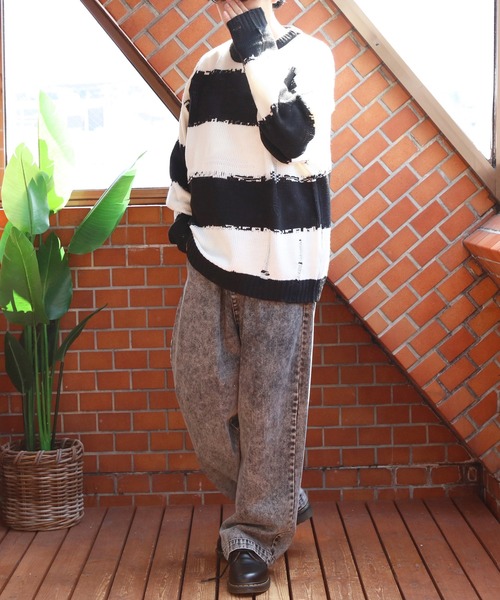 8(eight)(エイト)の「ダメージボーダークルーネックニット(ニット/セーター・メンズ・レッド/ホワイト/チャコールグレー・MEDIUM/LARGE)」の5枚目の写真