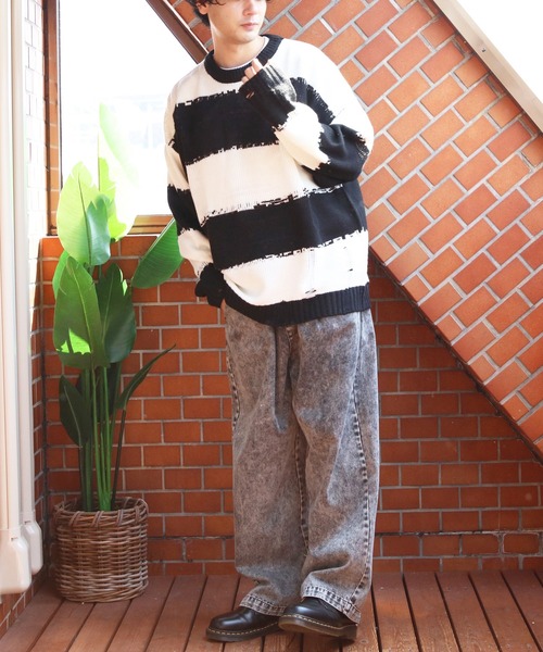 8(eight)(エイト)の「ダメージボーダークルーネックニット(ニット/セーター・メンズ・レッド/ホワイト/チャコールグレー・MEDIUM/LARGE)」の7枚目の写真