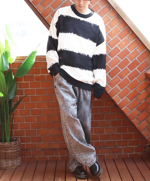 8(eight)(エイト)の「ダメージボーダークルーネックニット(ニット/セーター・メンズ・レッド/ホワイト/チャコールグレー・MEDIUM/LARGE)」の8枚目の写真