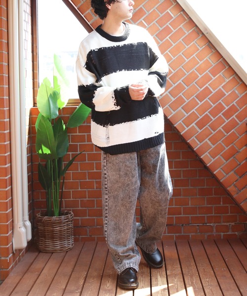 8(eight)(エイト)の「ダメージボーダークルーネックニット(ニット/セーター・メンズ・レッド/ホワイト/チャコールグレー・MEDIUM/LARGE)」の10枚目の写真