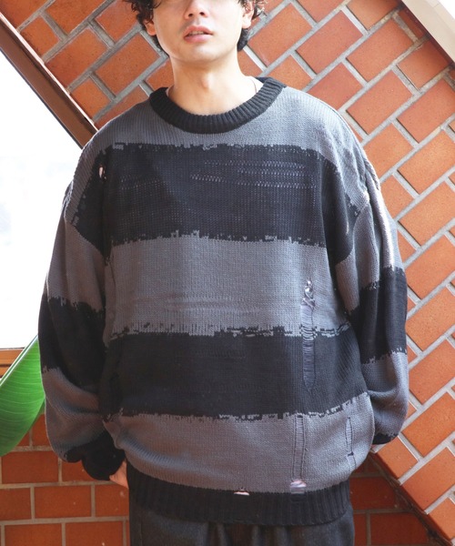 8(eight)(エイト)の「ダメージボーダークルーネックニット(ニット/セーター・メンズ・レッド/ホワイト/チャコールグレー・MEDIUM/LARGE)」の13枚目の写真