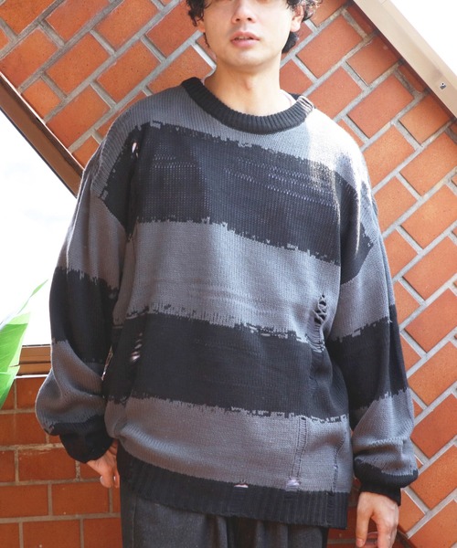 8(eight)(エイト)の「ダメージボーダークルーネックニット(ニット/セーター・メンズ・レッド/ホワイト/チャコールグレー・MEDIUM/LARGE)」の14枚目の写真