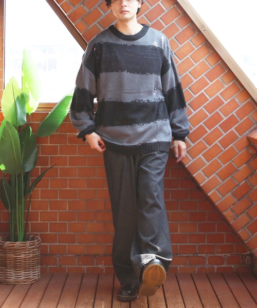 8(eight)(エイト)の「ダメージボーダークルーネックニット(ニット/セーター・メンズ・レッド/ホワイト/チャコールグレー・MEDIUM/LARGE)」の18枚目の写真