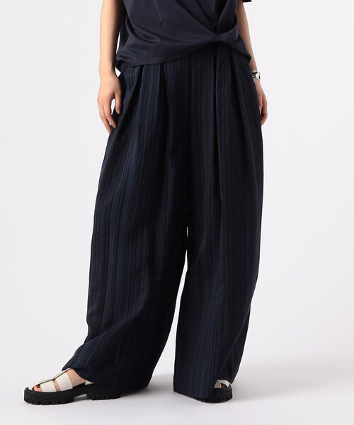 Gabardine K.T（ギャバジンケーティー）の「ジャカードストライプ タックワイドパンツ（その他パンツ・レディース・ダークネイビー・9号/7号）」の3枚目の写真