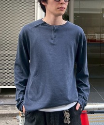 Chikashitsu +（チカシツプラス）の「【Chikashitsu +】double button henry neck long sleeve tee / 【チカシツプラス】ダブルボタンヘンリーネック長袖Tシャツ（Tシャツ/カットソー）」