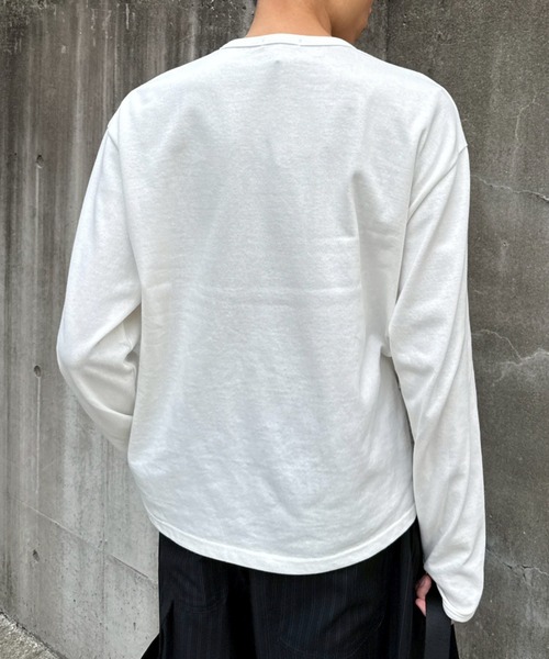 Chikashitsu +(チカシツプラス)の「【Chikashitsu +】double button henry neck long sleeve tee / 【チカシツプラス】ダブルボタンヘンリーネック長袖Tシャツ(Tシャツ/カットソー・メンズ・チャコール/ブラック/ホワイト/ブルー・ONE SIZE)」の7枚目の写真