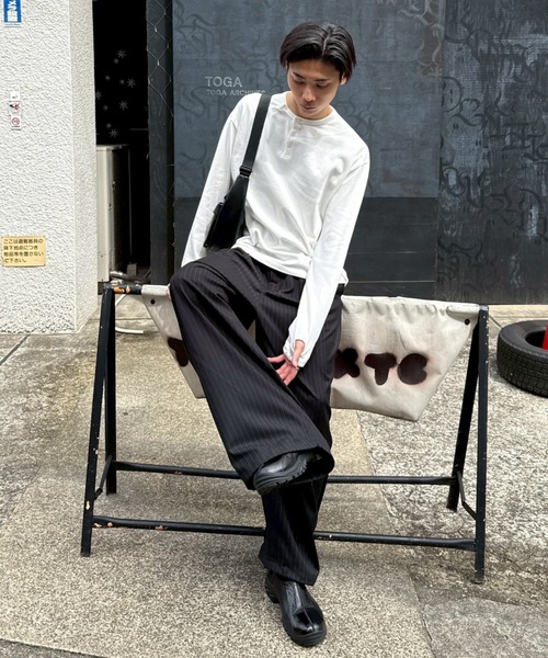 Chikashitsu +(チカシツプラス)の「【Chikashitsu +】double button henry neck long sleeve tee / 【チカシツプラス】ダブルボタンヘンリーネック長袖Tシャツ(Tシャツ/カットソー・メンズ・チャコール/ブラック/ホワイト/ブルー・ONE SIZE)」の8枚目の写真