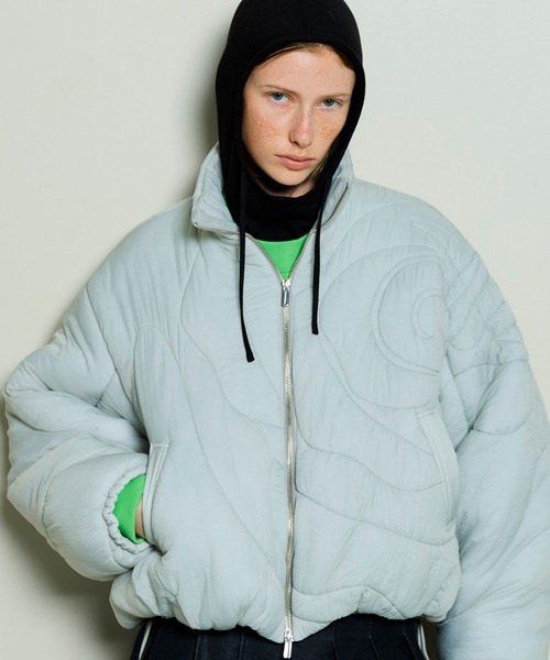 MAISON SPECIAL(メゾンスペシャル)の「Rose Quilted Padded Jacket / ローズキルティング中綿ジャケット(ブルゾン・レディース・ブラック/オフホワイト/レッド・FREE)」の2枚目の写真