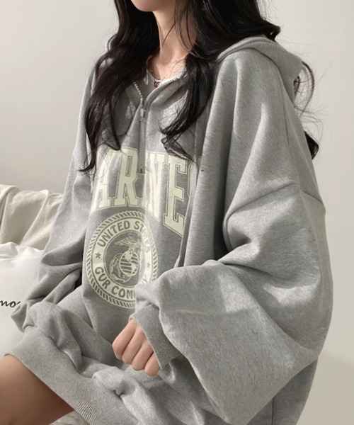 yuue' ( wear )(ユーイ)の「オーバーサイズカレッジロゴハーフジップパーカー/フーディー/ユニセックス(パーカー・レディース・ブラック/グレー・FREE)」の1枚目の写真