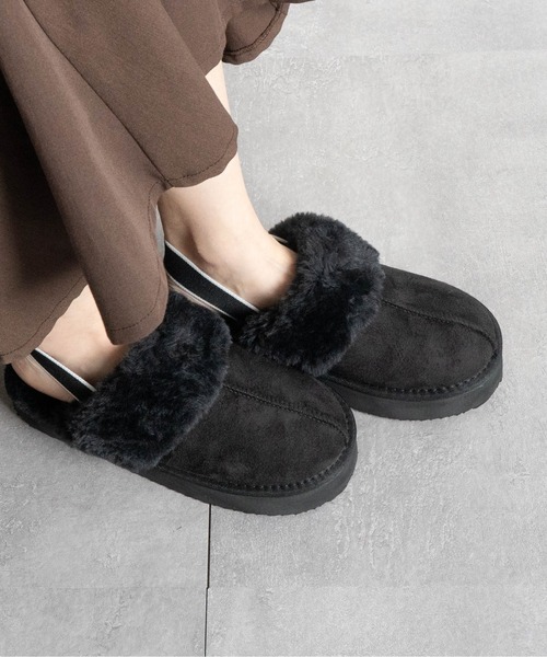 Fabby fabby（ファビィーファビィー）の「ボリュームボアバックストラップサンダル（サンダル・レディース・キャメル/ブラック・MEDIUM/LARGE）」の5枚目の写真