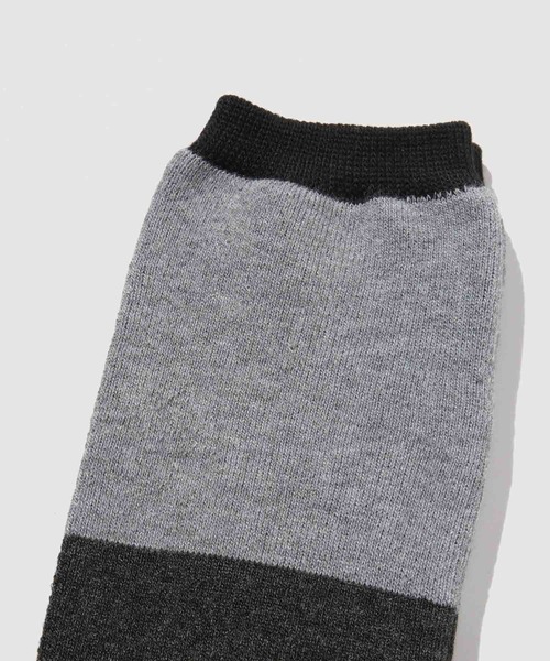 NAVY（ネイビー）の「NAVY【温活】MACHEAT クルー丈ラインソックス 2足組（ソックス/靴下・メンズ・グレー系その他/ブラック系その他・25-27CM）」の4枚目の写真
