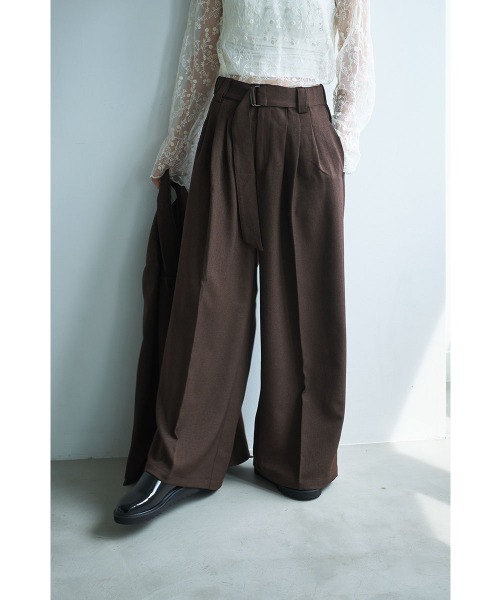 marjour（マージュール）の「BELTED BROWN PANTS（スラックス・レディース・ブラウン・M）」の18枚目の写真