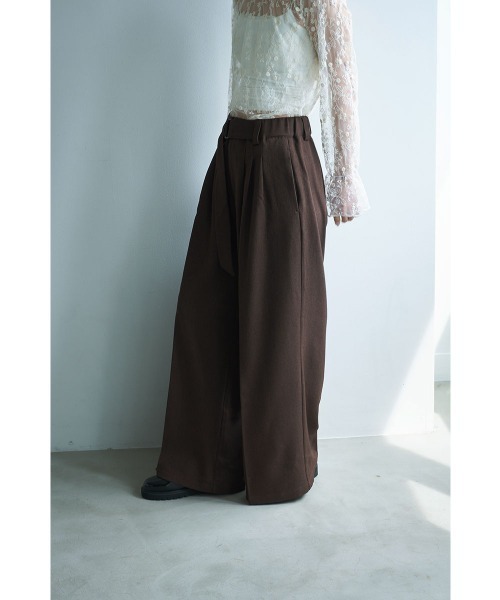 marjour（マージュール）の「BELTED BROWN PANTS（スラックス・レディース・ブラウン・M）」の17枚目の写真