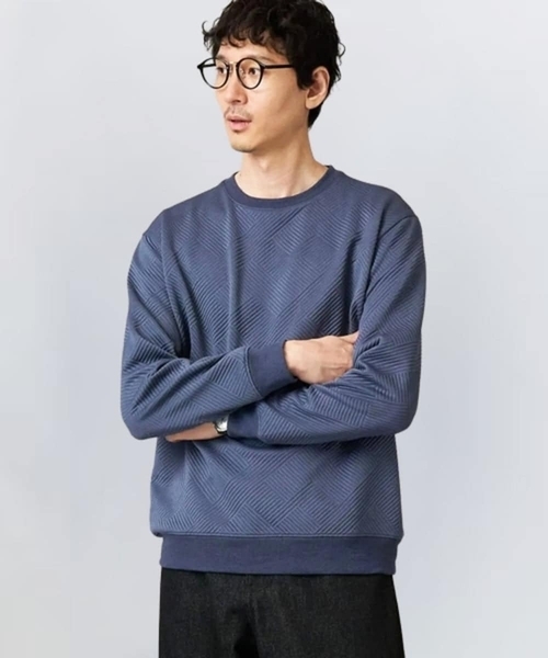 a.v.v(アーヴェヴェ)の「幾何ジャカードセミワイドシルエットプルオーバー【毛玉になりにくい/洗濯機で洗える】(スウェット・メンズ・ブルー/チャコールグレー/ライトグレー/ミント・46/48/50)」の4枚目の写真
