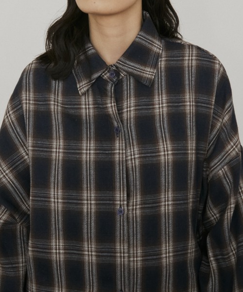 MERLOT（メルロー）の「ウールタッチオーバーサイズチェックシャツ（シャツ/ブラウス・レディース・ベージュ/ネイビー・FREE）」の13枚目の写真