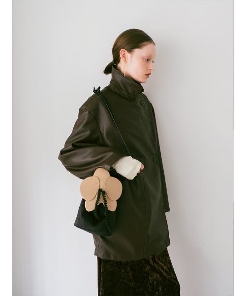 sahara(サハラ)の「Flower Motif Drawstring Bag/フラワーモチーフドローストリングバッグ(ショルダーバッグ・レディース・ブラック/ベージュ・FREE)」の7枚目の写真