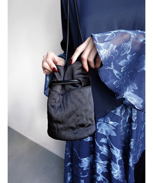 sahara(サハラ)の「Flower Motif Drawstring Bag/フラワーモチーフドローストリングバッグ(ショルダーバッグ・レディース・ブラック/ベージュ・FREE)」の13枚目の写真
