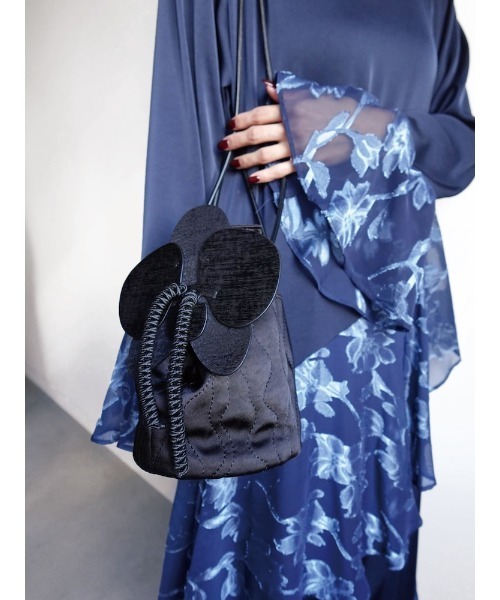 sahara(サハラ)の「Flower Motif Drawstring Bag/フラワーモチーフドローストリングバッグ(ショルダーバッグ・レディース・ブラック/ベージュ・FREE)」の14枚目の写真