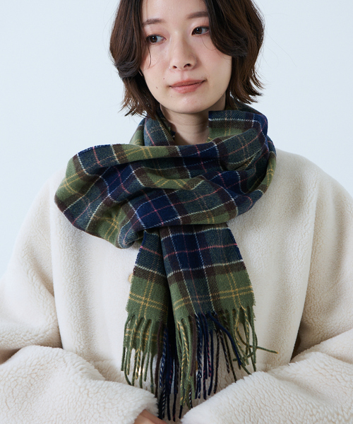 Barbour（バブアー）の「【BARBOUR/バブアー】タータンスカーフ / マフラー / ウール / チェック / ユニセックス / ギフト（マフラー・レディース・レッド系その他/ベージュ系その他/ホワイト系その他/グリーン系その他/イエロー系その他/ブラウン系その他/グリーン系その他2/グレー系その他・フリー）」の7枚目の写真