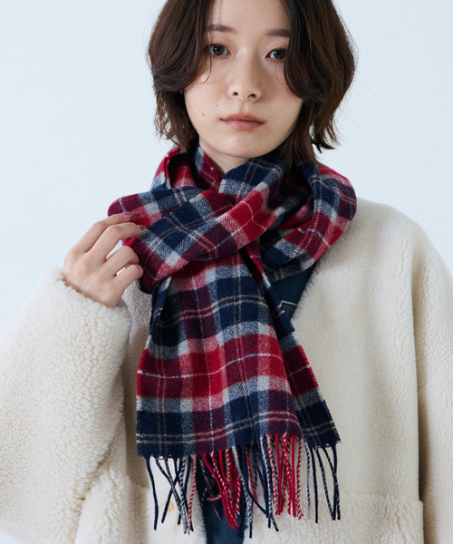 Barbour（バブアー）の「【BARBOUR/バブアー】タータンスカーフ / マフラー / ウール / チェック / ユニセックス / ギフト（マフラー・レディース・レッド系その他/ベージュ系その他/ホワイト系その他/グリーン系その他/イエロー系その他/ブラウン系その他/グリーン系その他2/グレー系その他・フリー）」の8枚目の写真