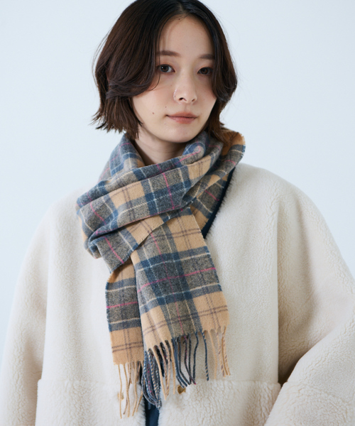 Barbour（バブアー）の「【BARBOUR/バブアー】タータンスカーフ / マフラー / ウール / チェック / ユニセックス / ギフト（マフラー・レディース・レッド系その他/ベージュ系その他/ホワイト系その他/グリーン系その他/イエロー系その他/ブラウン系その他/グリーン系その他2/グレー系その他・フリー）」の12枚目の写真