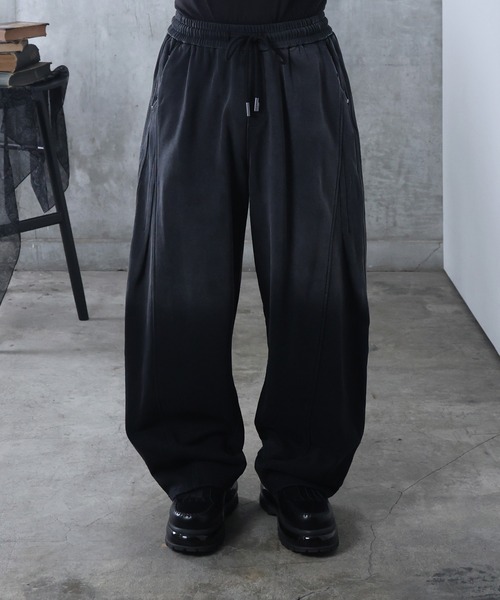 Confirm(コンファーム)の「AW フェード加工 タック スウェットパンツ メンズ レディース ユニセックス 【Confirm】(スウェットパンツ・メンズ・ブラック・M/L)」の2枚目の写真