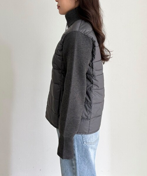 fredy emue（フレディエミュ）の「【TAION/タイオン】別注HI NECK DOWN JACKET+SLEEVE KNIT（ダウンジャケット/コート・レディース・チャコールグレー/オフホワイト/ブラウン系その他/ブラック・38）」の14枚目の写真