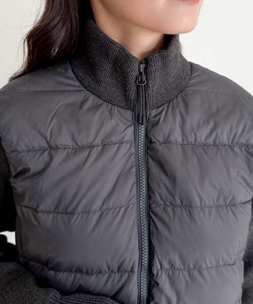 fredy emue（フレディエミュ）の「【TAION/タイオン】別注HI NECK DOWN JACKET+SLEEVE KNIT（ダウンジャケット/コート・レディース・チャコールグレー/オフホワイト/ブラウン系その他/ブラック・38）」の16枚目の写真