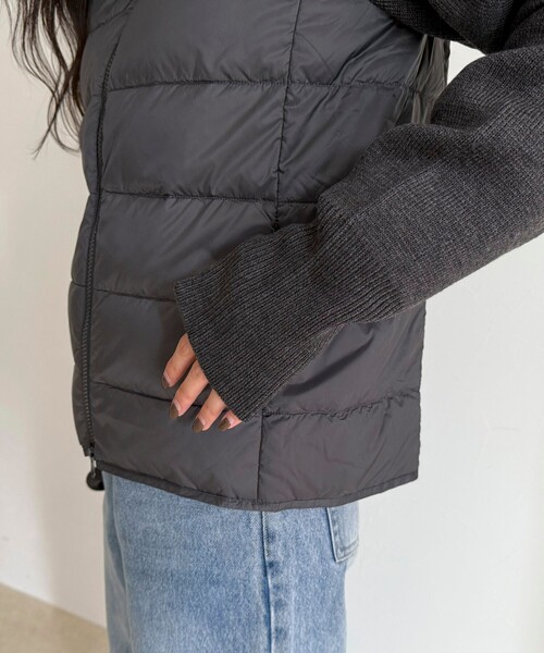 fredy emue（フレディエミュ）の「【TAION/タイオン】別注HI NECK DOWN JACKET+SLEEVE KNIT（ダウンジャケット/コート・レディース・チャコールグレー/オフホワイト/ブラウン系その他/ブラック・38）」の18枚目の写真