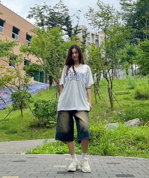 Verdnt（バーダント）の「切開ウォッシュドデニムバミューダパンツ[ビンテージ]（その他パンツ・レディース・ターコイズブルー系・SMALL/MEDIUM/LARGE/X-LARGE）」の14枚目の写真