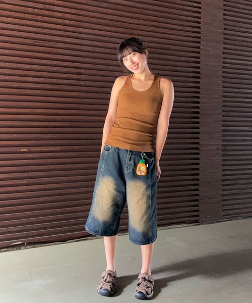 Verdnt（バーダント）の「切開ウォッシュドデニムバミューダパンツ[ビンテージ]（その他パンツ・レディース・ターコイズブルー系・SMALL/MEDIUM/LARGE/X-LARGE）」の15枚目の写真